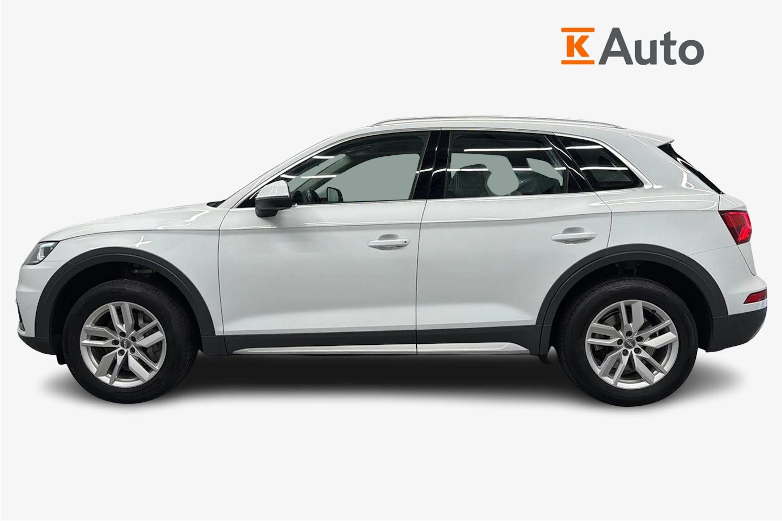 valkoinen Audi Q5 2019 kuva 5.