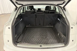 valkoinen Audi Q5 2019 kuva 13.