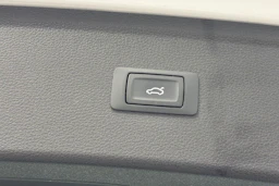 valkoinen Audi Q5 2019 kuva 14.