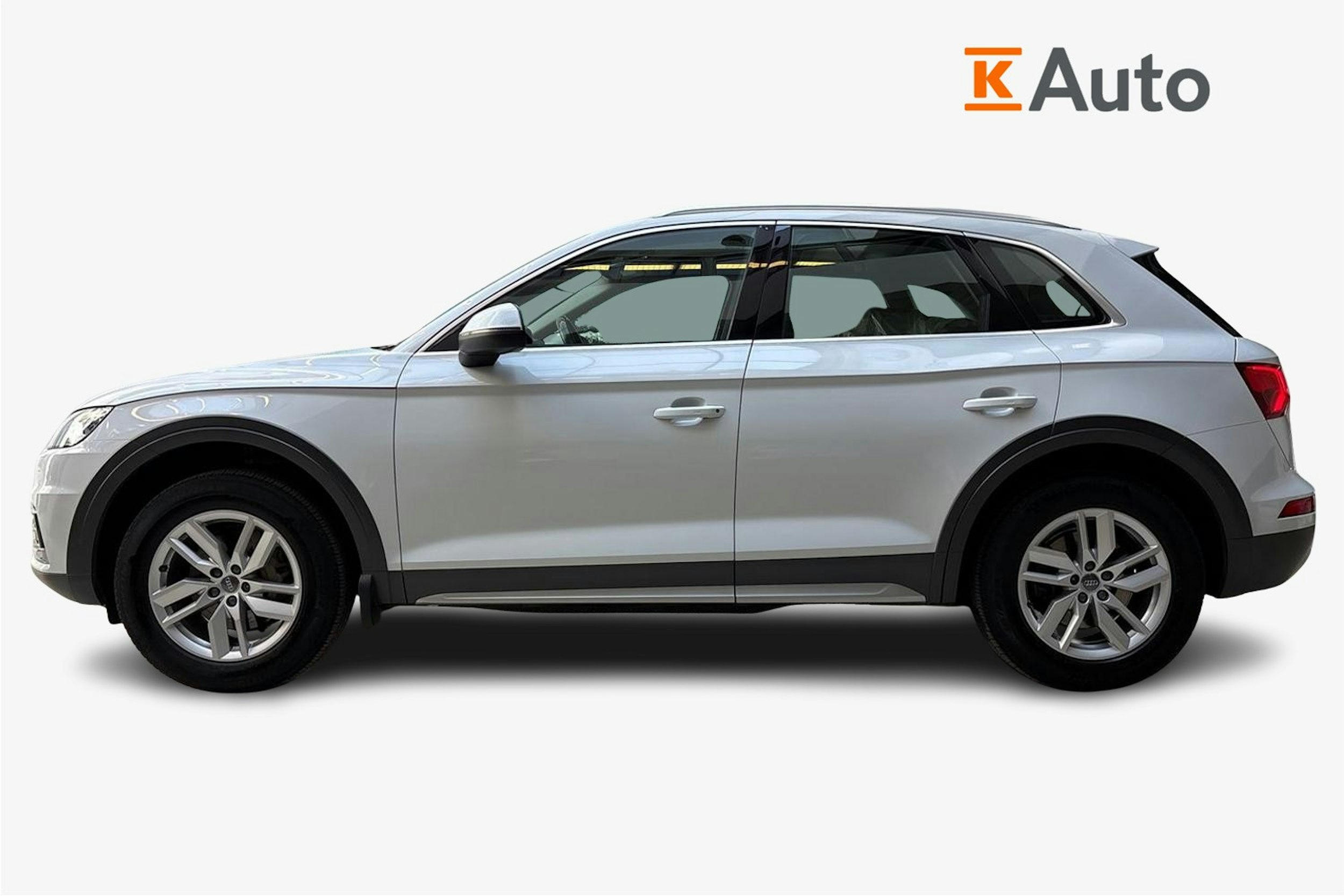 valkoinen Audi Q5 2019 kuva 5.