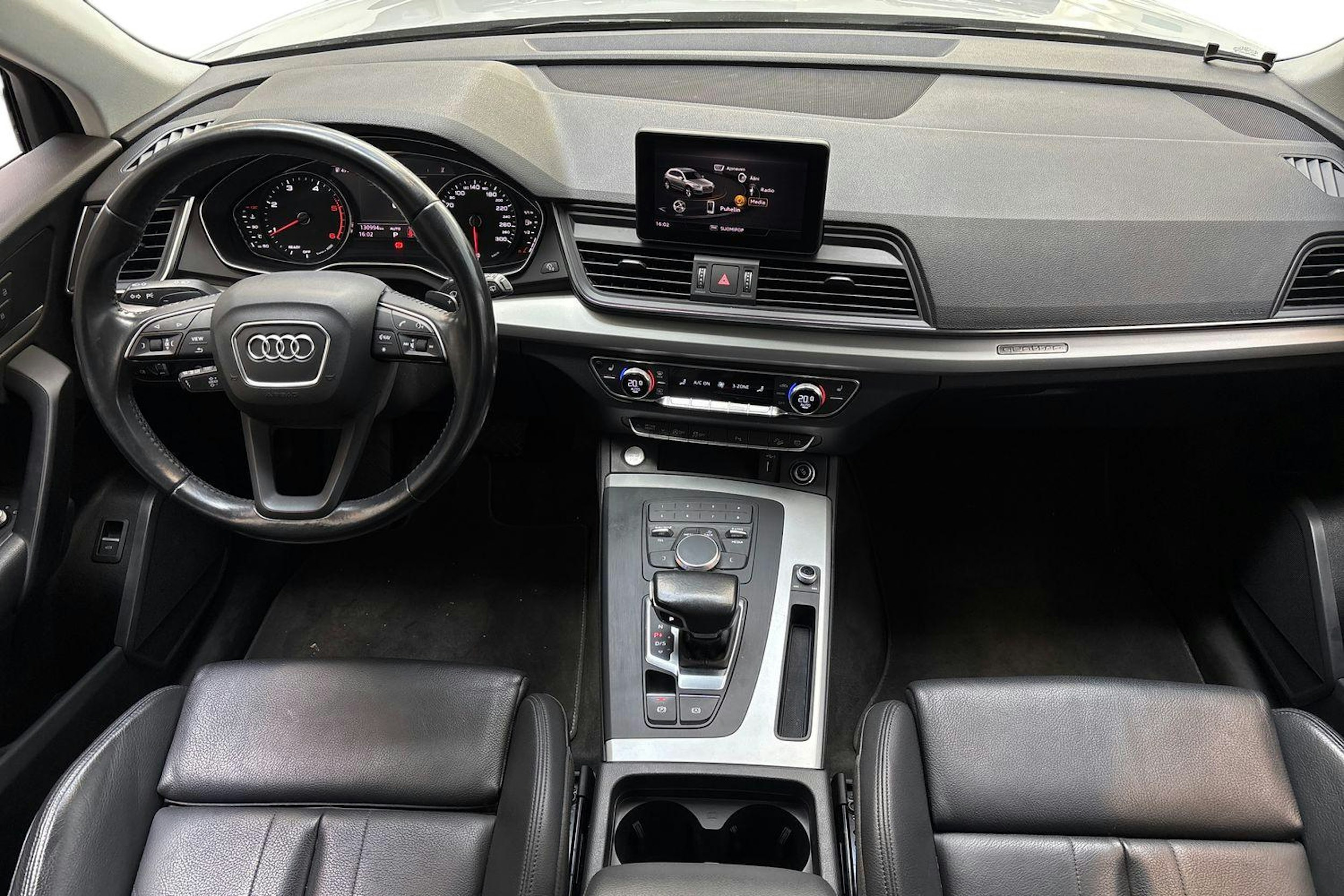 valkoinen Audi Q5 2019 kuva 7.