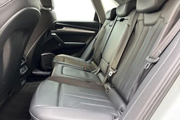 valkoinen Audi Q5 2019 kuva 8.