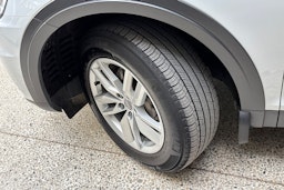 valkoinen Audi Q5 2019 kuva 10.