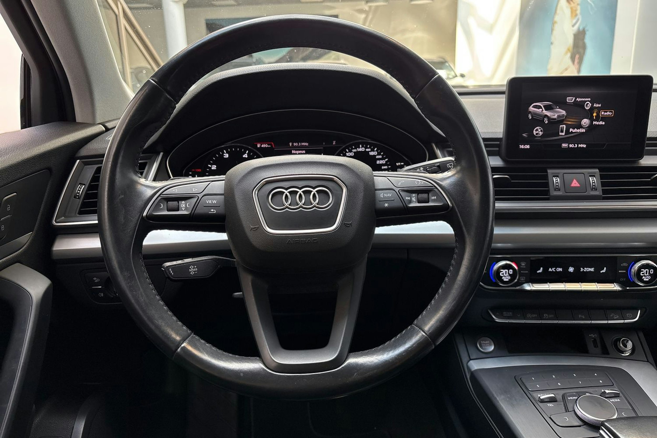 valkoinen Audi Q5 2019 kuva 19.