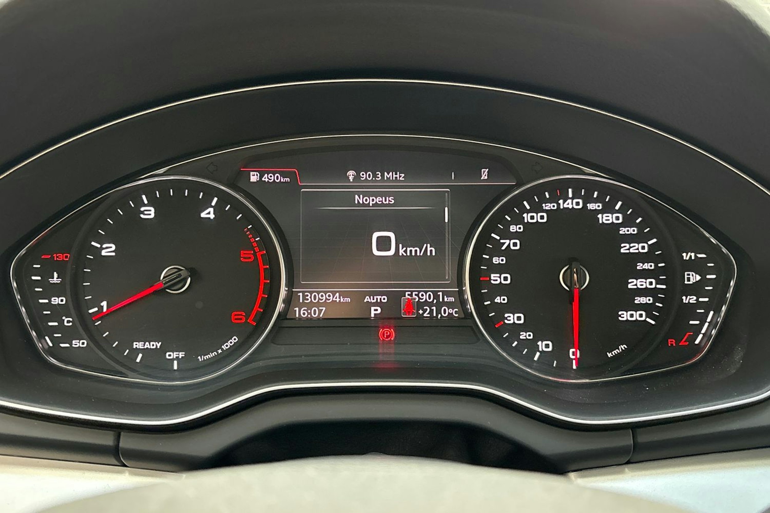 valkoinen Audi Q5 2019 kuva 20.
