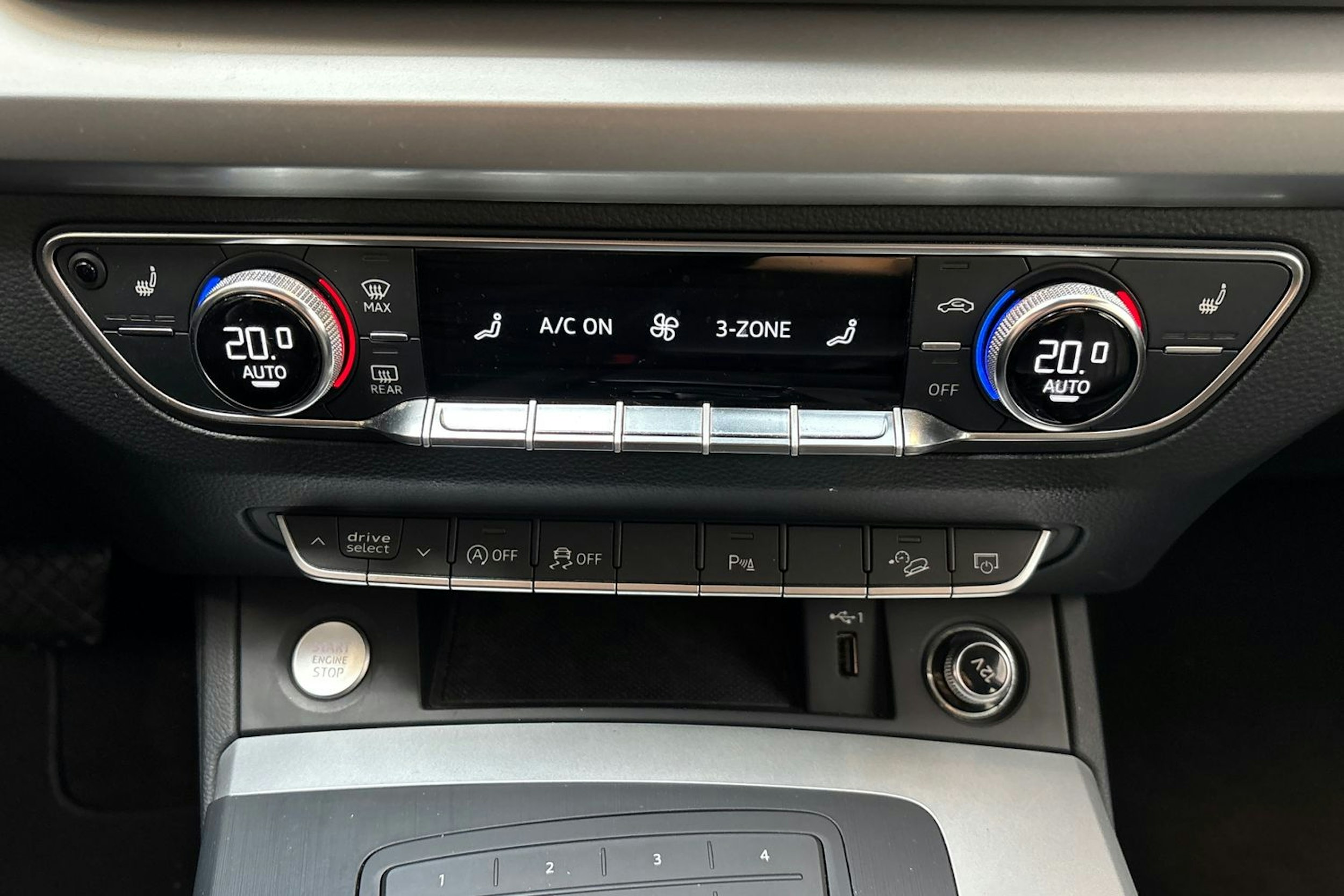 valkoinen Audi Q5 2019 kuva 26.