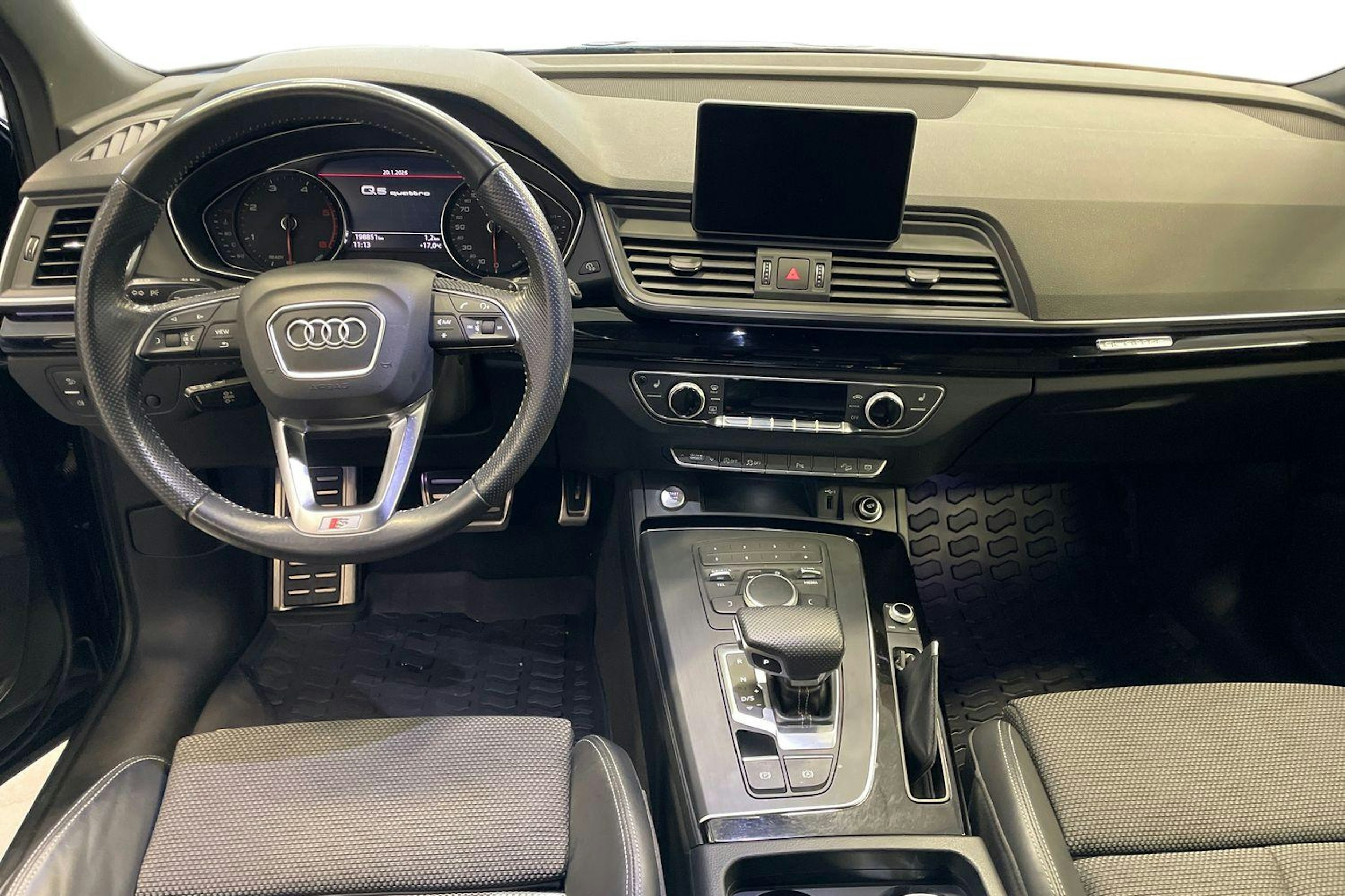 met. harmaa Audi Q5 2019 kuva 9.