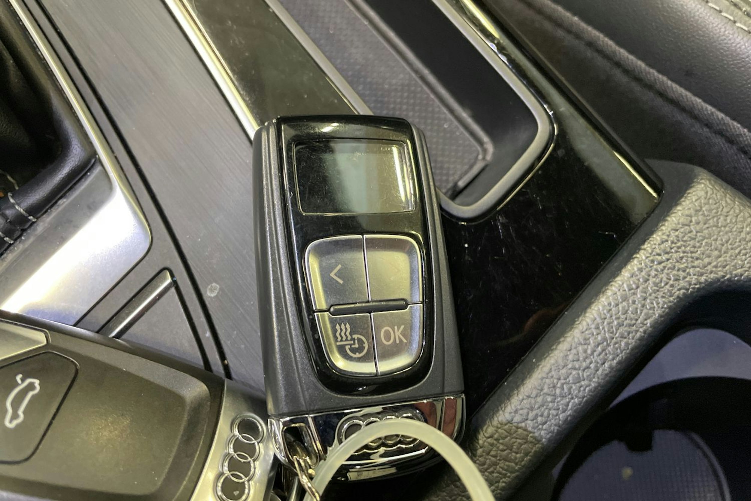 met. harmaa Audi Q5 2019 kuva 28.