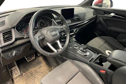 punainen Audi Q5 2019 kuva 3.