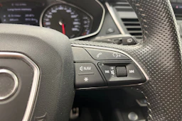 punainen Audi Q5 2019 kuva 21.