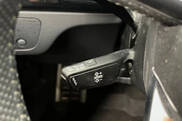 punainen Audi Q5 2019 kuva 22.