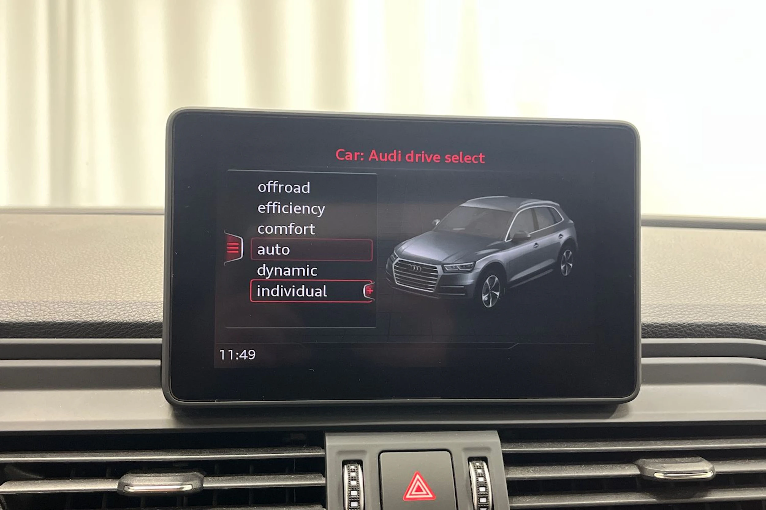 punainen Audi Q5 2019 kuva 26.