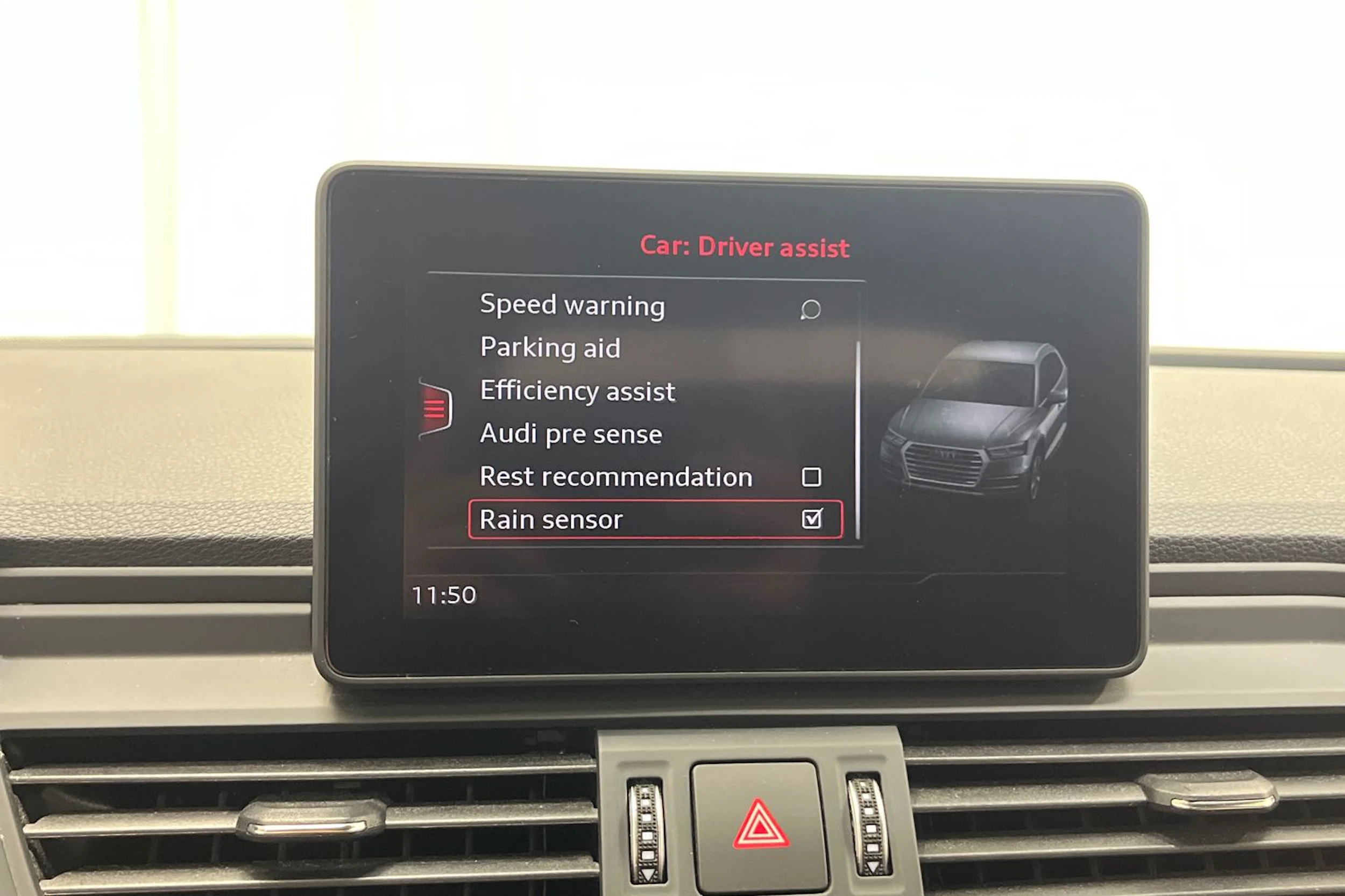punainen Audi Q5 2019 kuva 27.