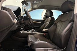 sininen Audi Q5 2019 kuva 11.