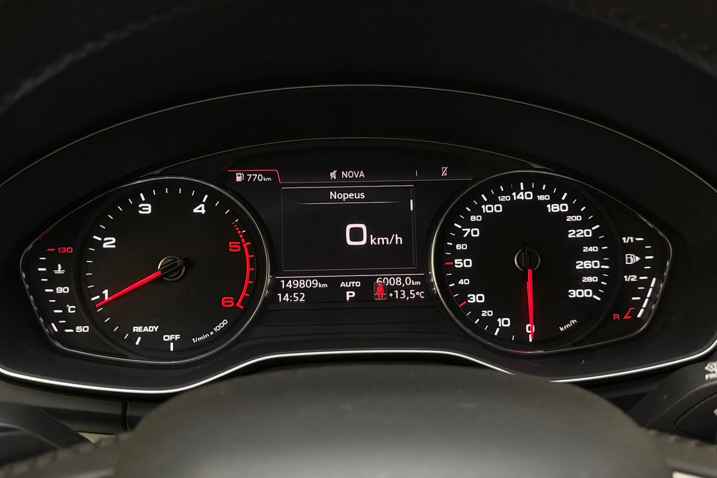 sininen Audi Q5 2019 kuva 12.