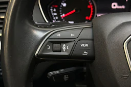 sininen Audi Q5 2019 kuva 13.