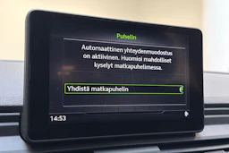sininen Audi Q5 2019 kuva 17.