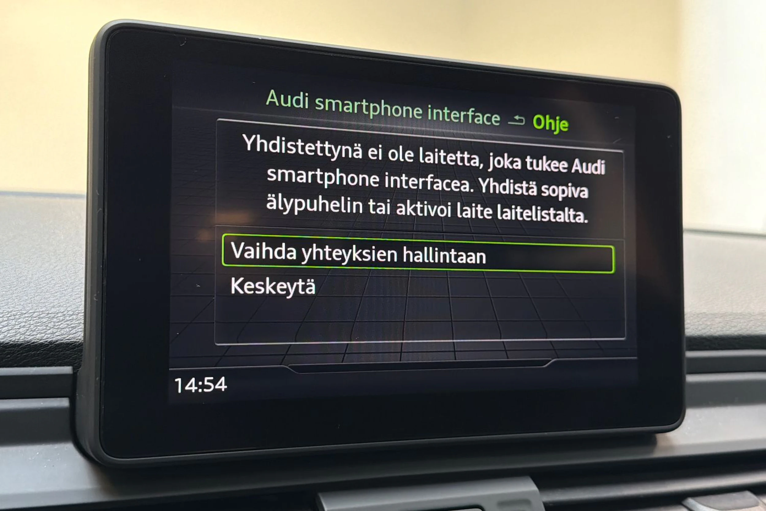 sininen Audi Q5 2019 kuva 18.