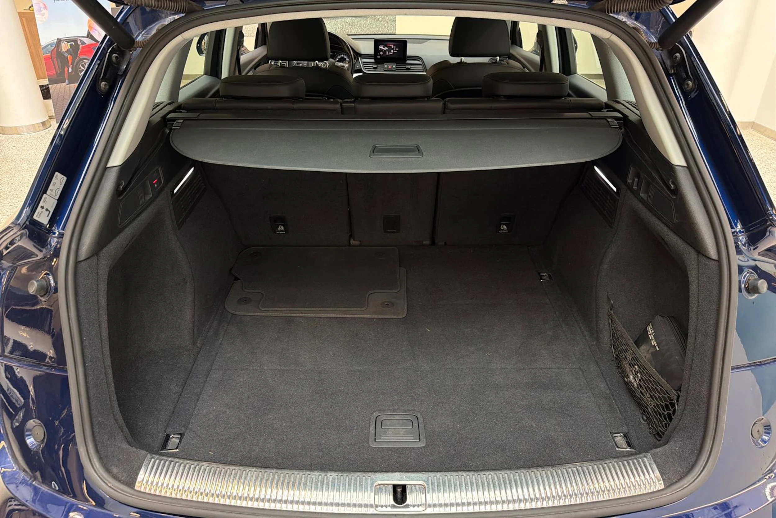 sininen Audi Q5 2019 kuva 25.