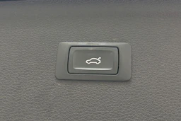 sininen Audi Q5 2019 kuva 26.