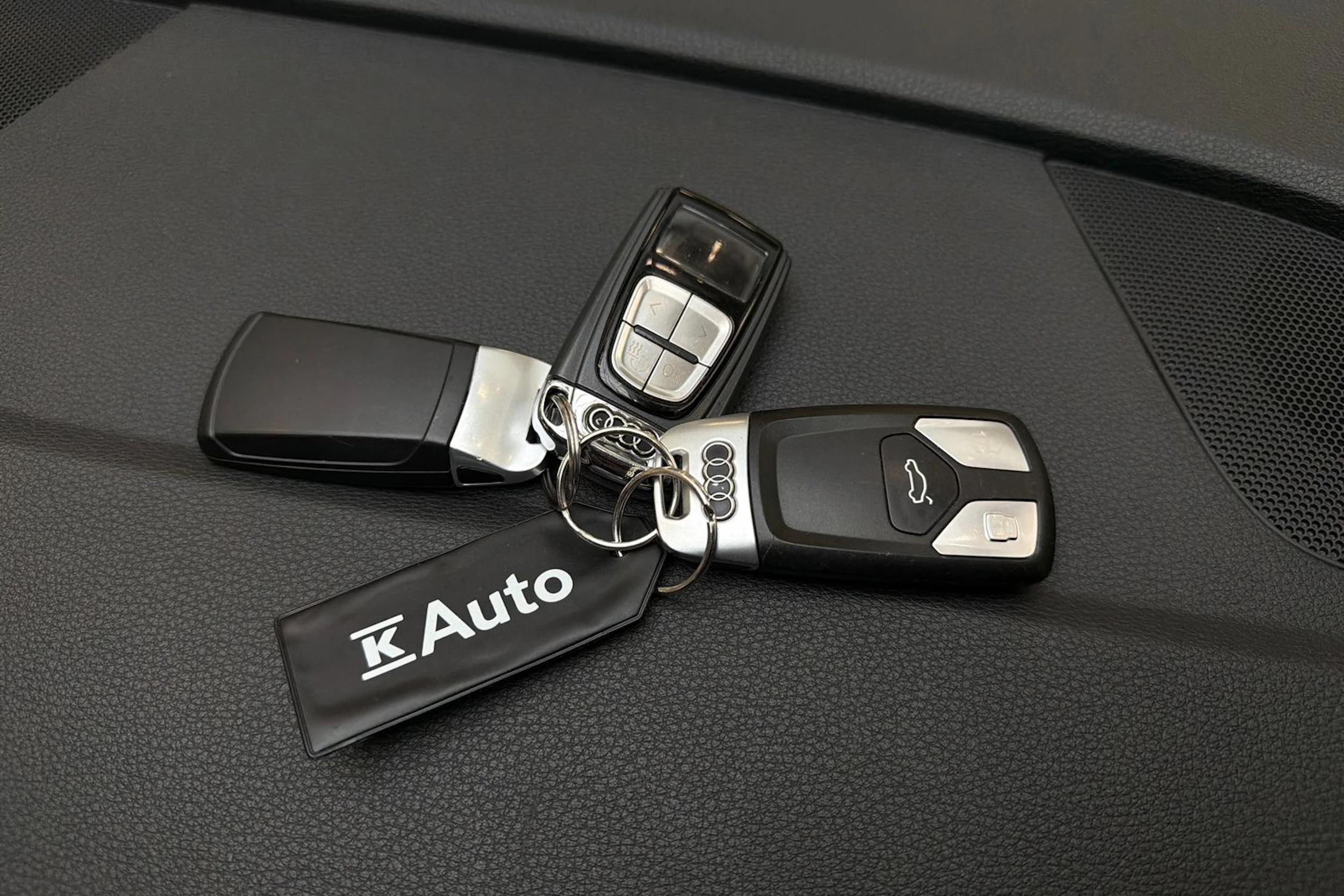 sininen Audi Q5 2019 kuva 28.