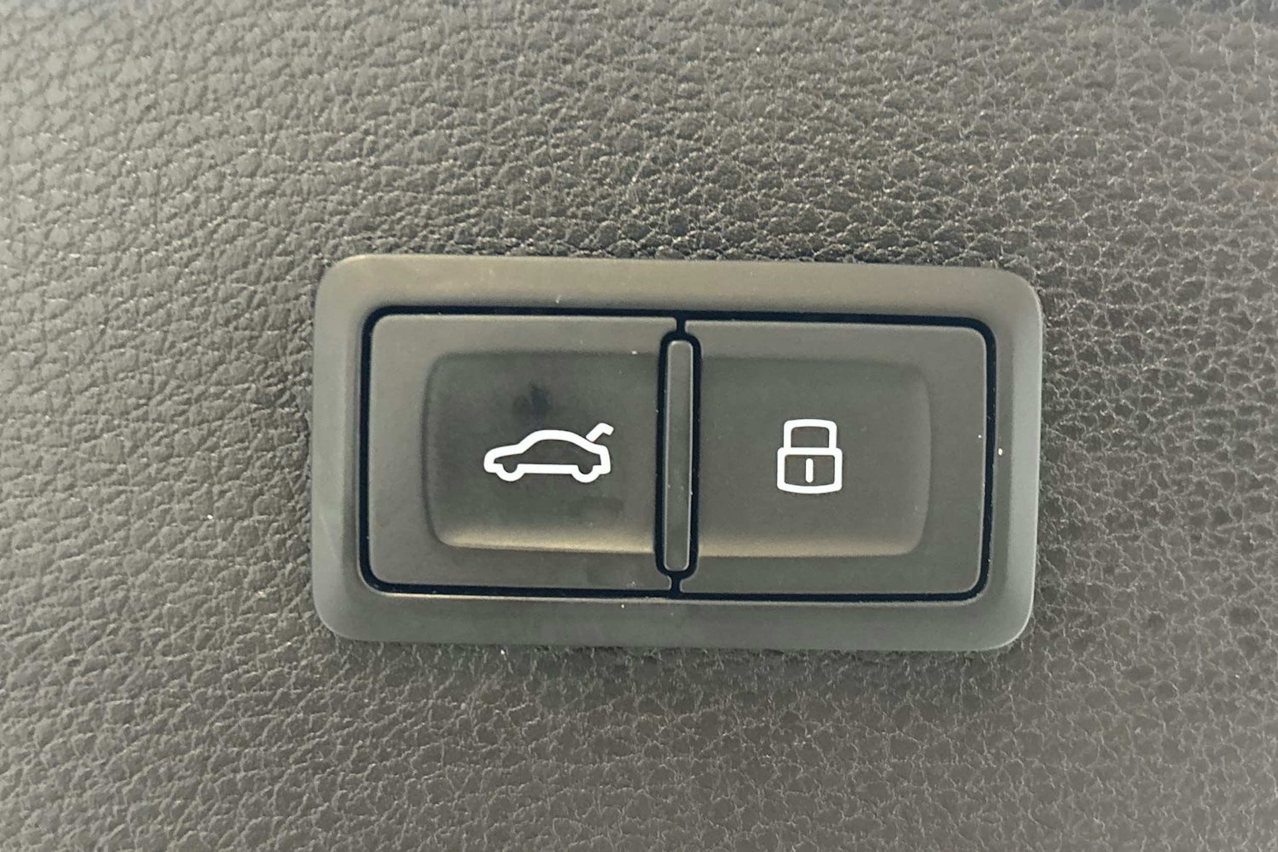 valkoinen Audi Q5 2019 kuva 15.
