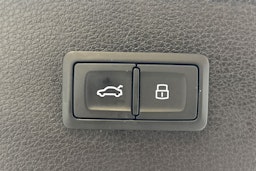 valkoinen Audi Q5 2019 kuva 15.