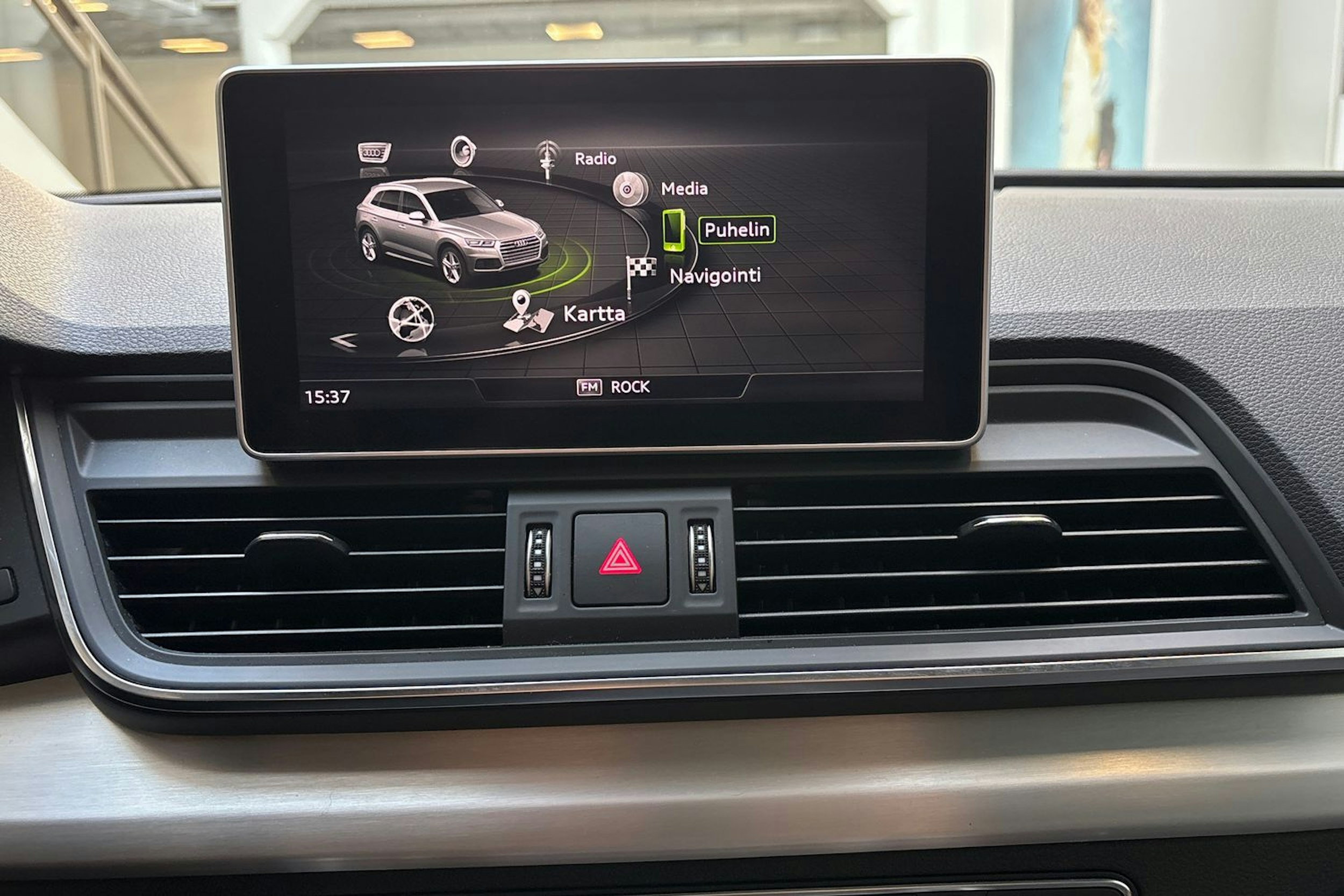 valkoinen Audi Q5 2019 kuva 21.