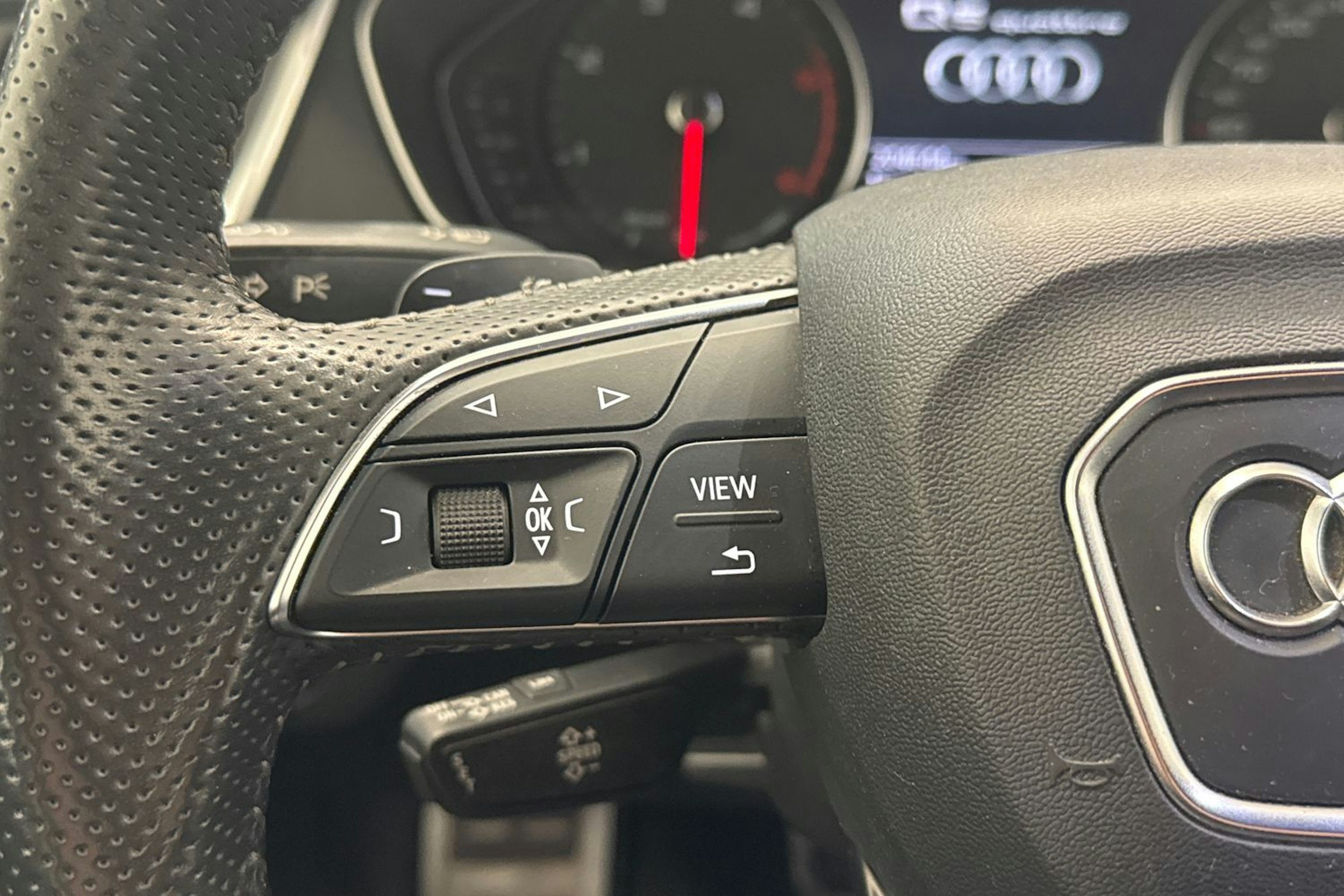 ruskea (beige) Audi Q5 2019 kuva 16.