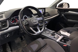 musta Audi Q5 2020 kuva 3.