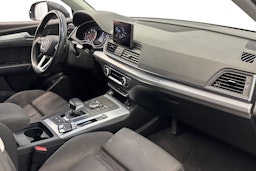 harmaa Audi Q5 2020 kuva 10.