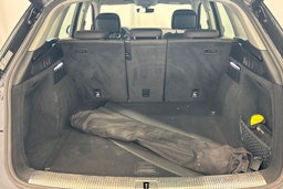 harmaa Audi Q5 2020 kuva 14.