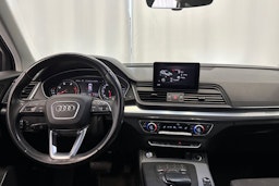 harmaa Audi Q5 2020 kuva 15.