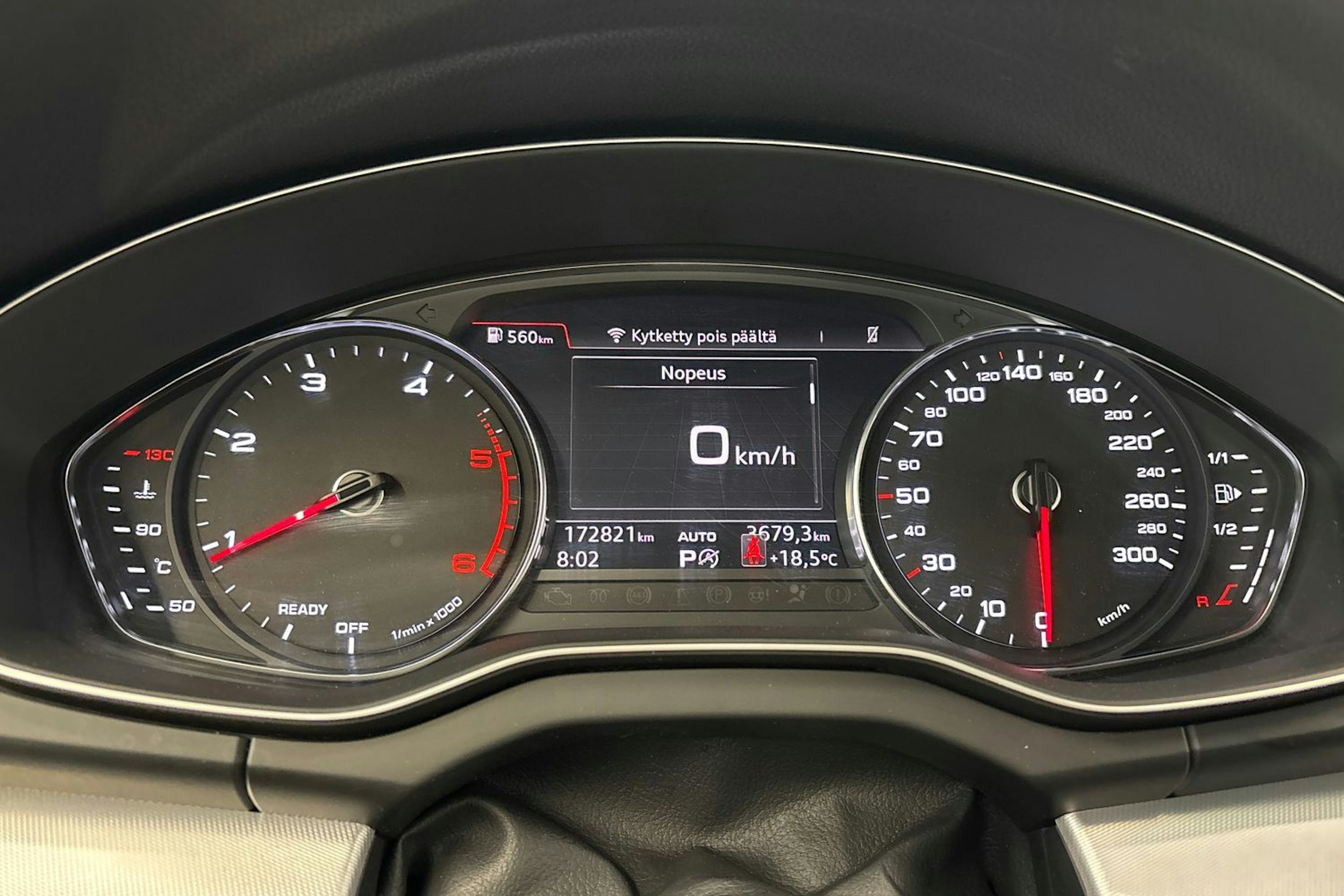 harmaa Audi Q5 2020 kuva 20.