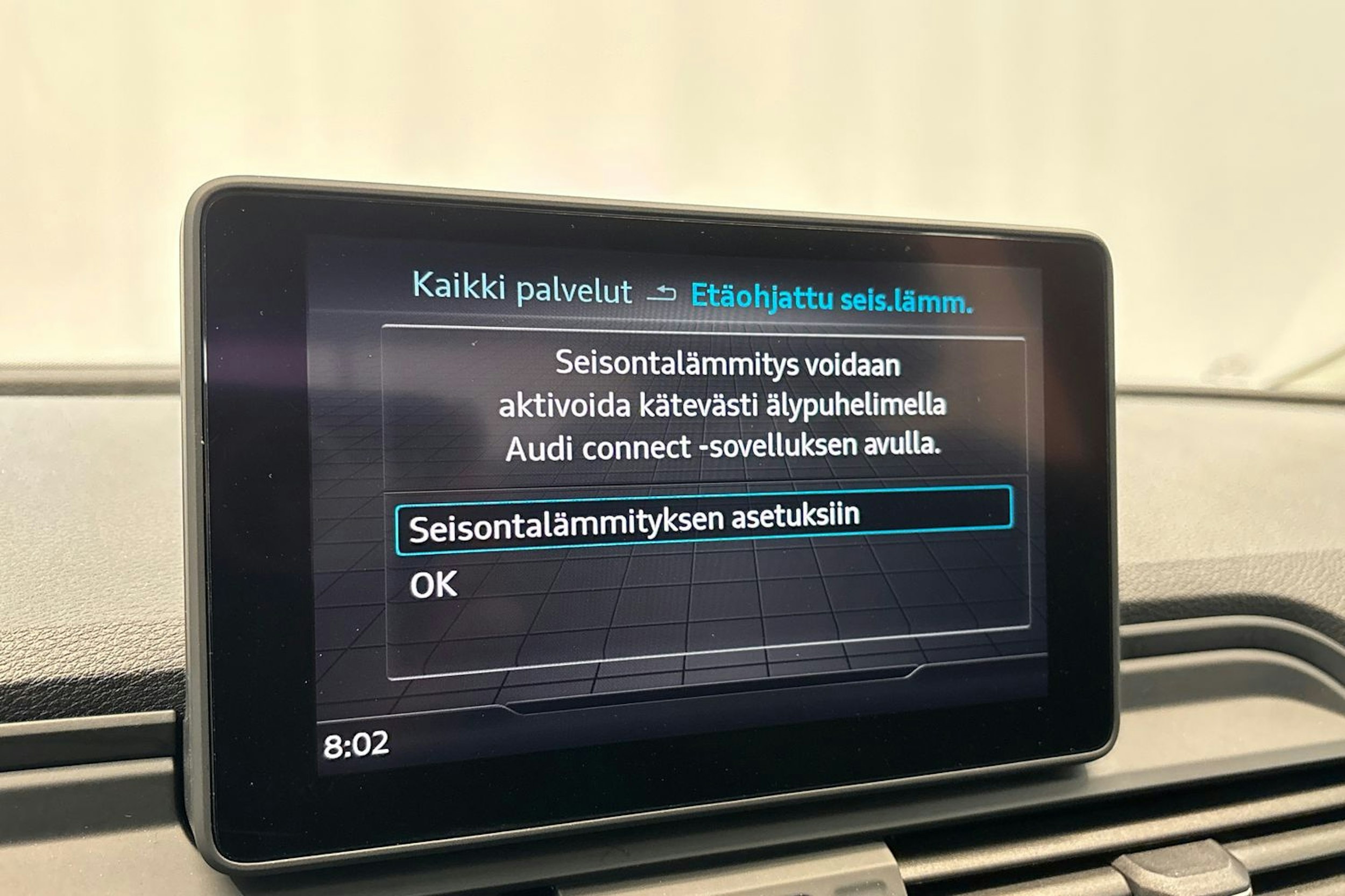 harmaa Audi Q5 2020 kuva 24.