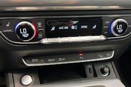 harmaa Audi Q5 2020 kuva 26.