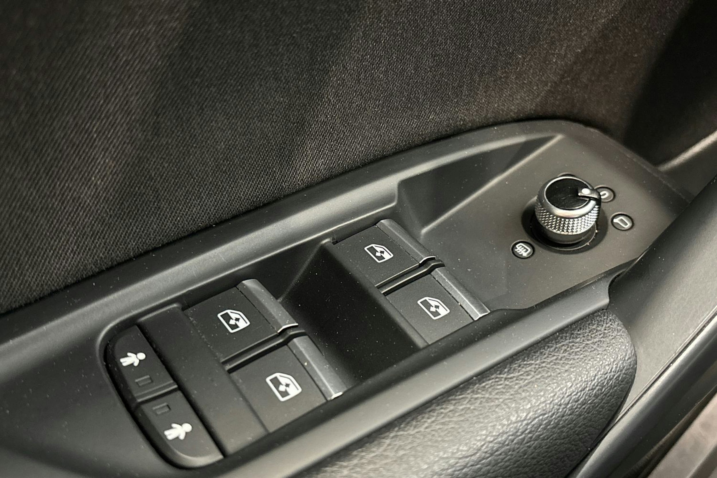 harmaa Audi Q5 2020 kuva 30.