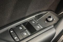 harmaa Audi Q5 2020 kuva 30.
