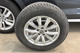 harmaa Audi Q5 2020 kuva 38.