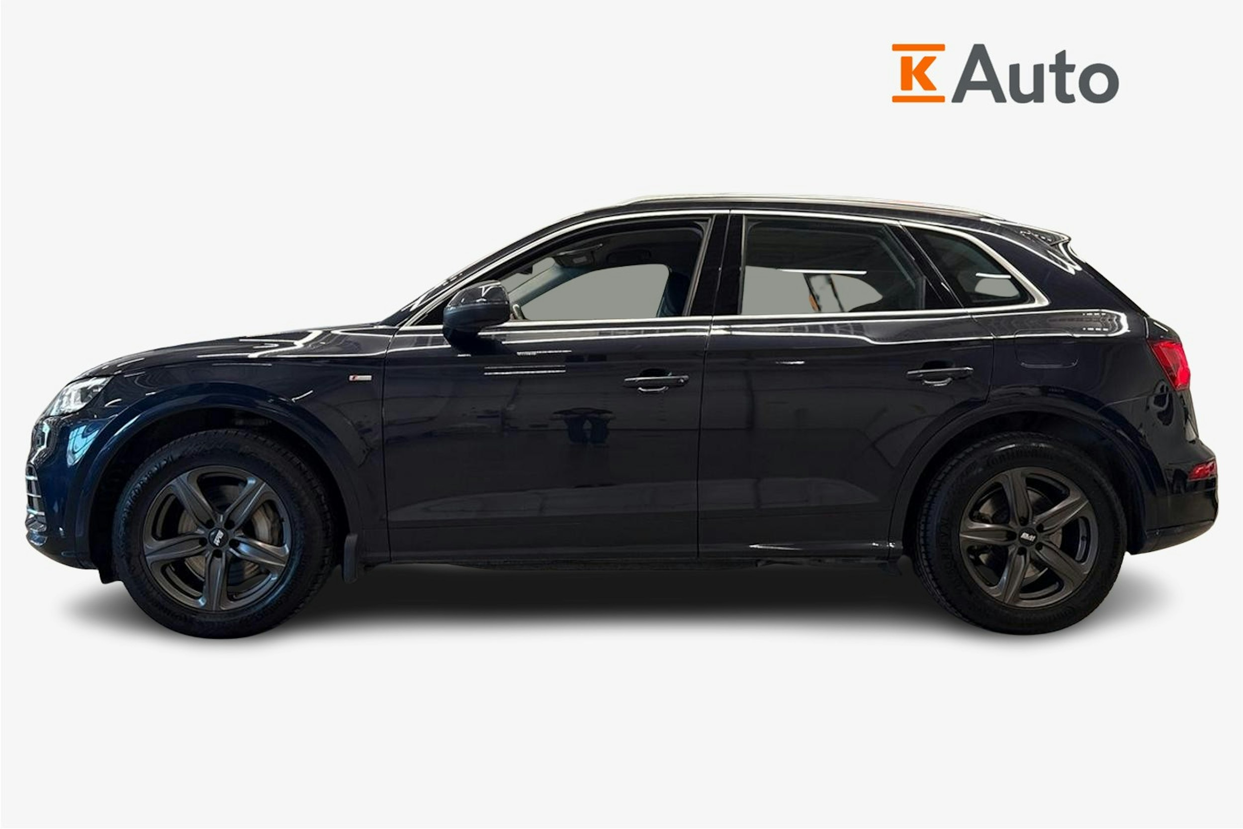Sininen Audi Q5 2020 kuva 6.