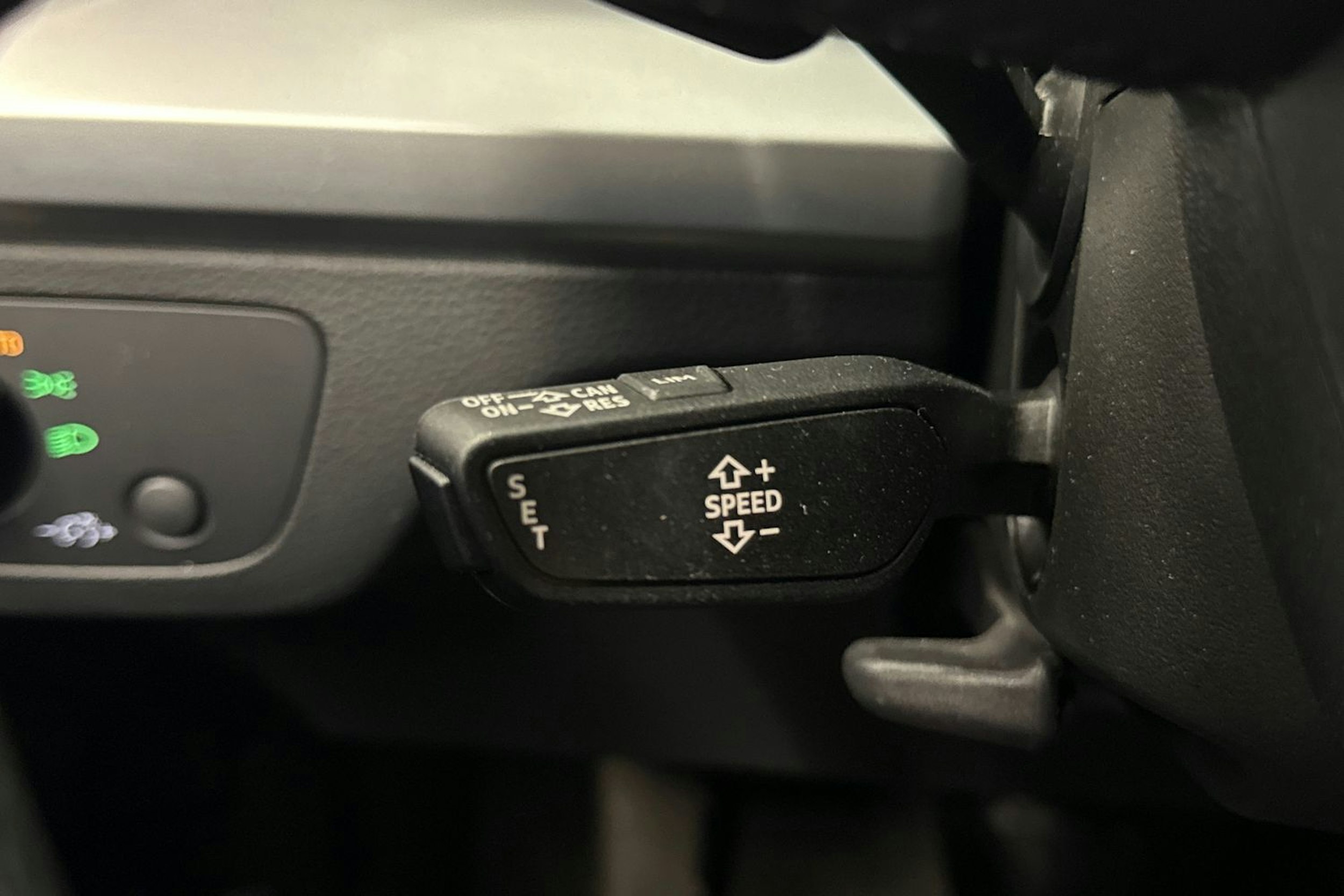 Sininen Audi Q5 2020 kuva 17.
