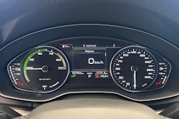 Sininen Audi Q5 2020 kuva 18.