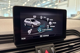 Sininen Audi Q5 2020 kuva 21.