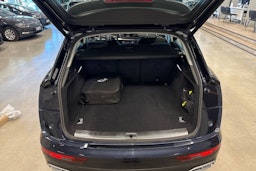 Sininen Audi Q5 2020 kuva 25.