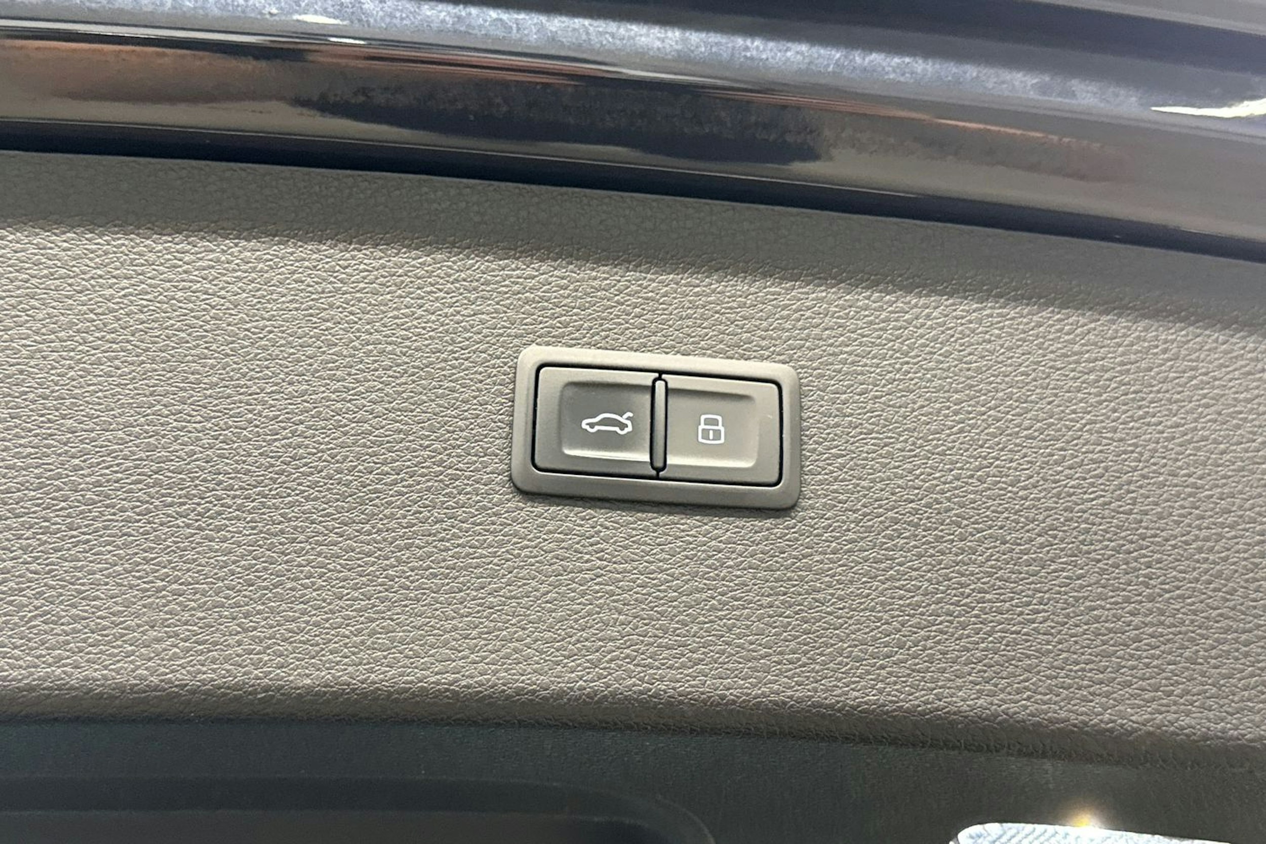 Sininen Audi Q5 2020 kuva 26.