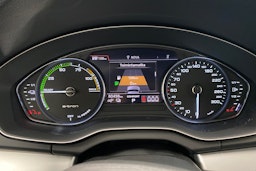 Valkoinen Audi Q5 2020 kuva 11.