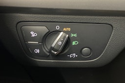 Valkoinen Audi Q5 2020 kuva 14.