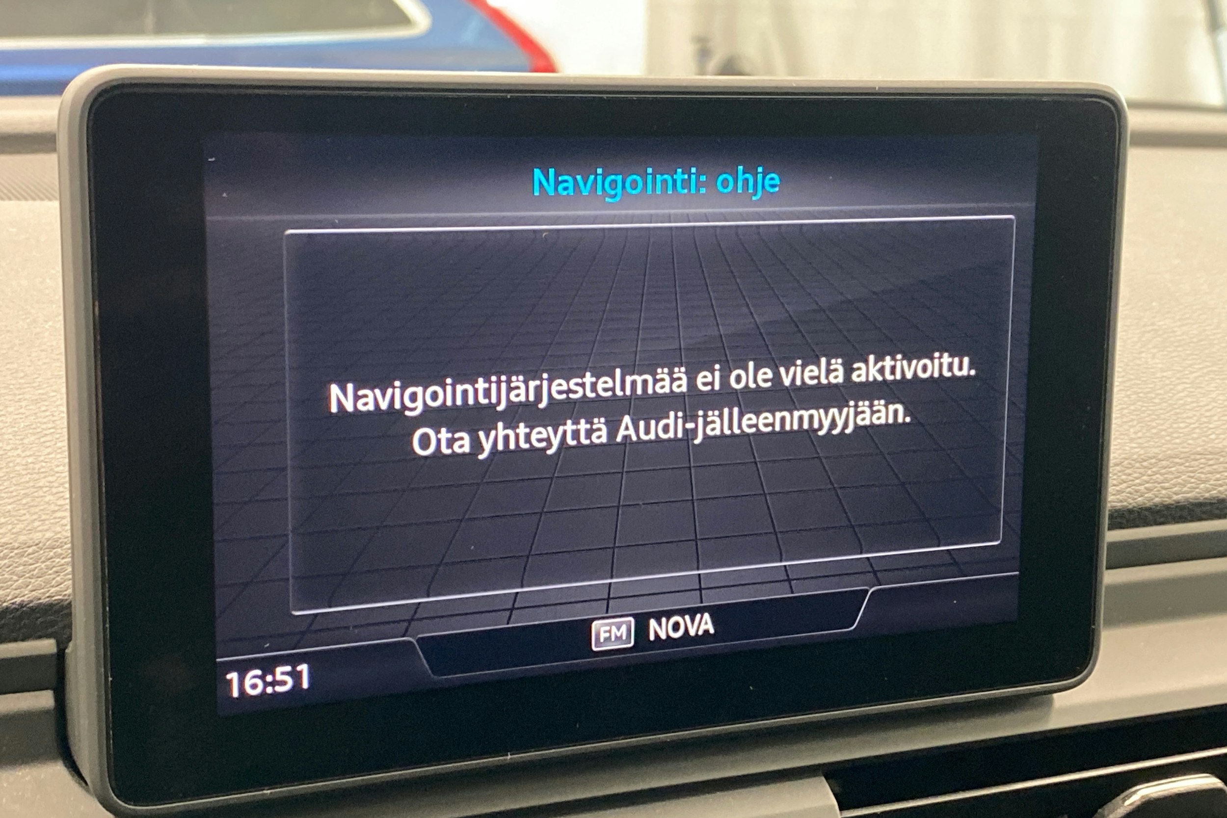 Valkoinen Audi Q5 2020 kuva 17.