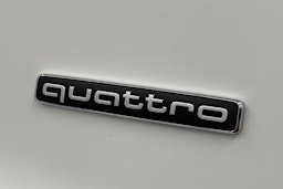 Valkoinen Audi Q5 2020 kuva 20.