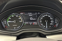 met. sininen Audi Q5 2020 kuva 19.